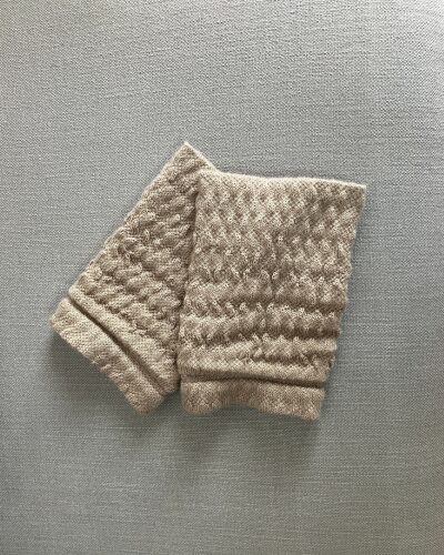 山忠の健康足首ウォーマーを上から撮影した写真