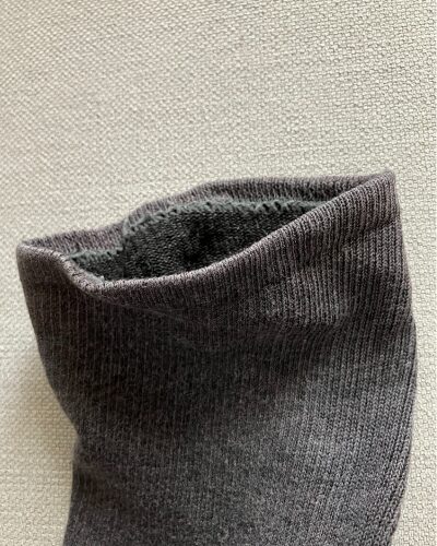 履き口がヨレて買い替えが必要になった靴下