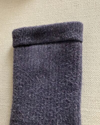 何年たっても型崩れしない高価な靴下