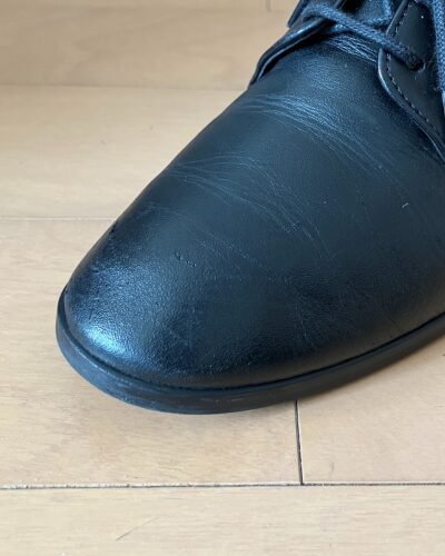 8年前に購入したショートブーツの補修後のつま先のアップ写真