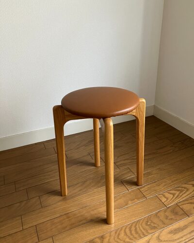 マルニ60のスタッキングスツール（合成皮革）