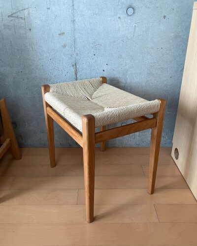 MUKU工房のペーパーコードスツール(クルミ)