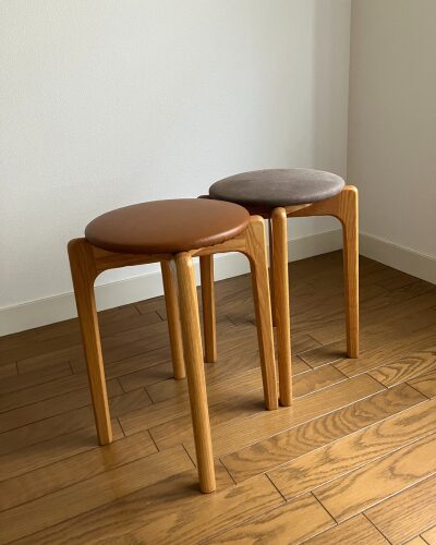 マルニ60の2つのスタッキングスツール