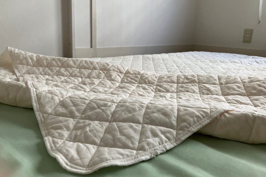 洗濯後、少しだけふっくらしたパシーマのキルトケットの様子